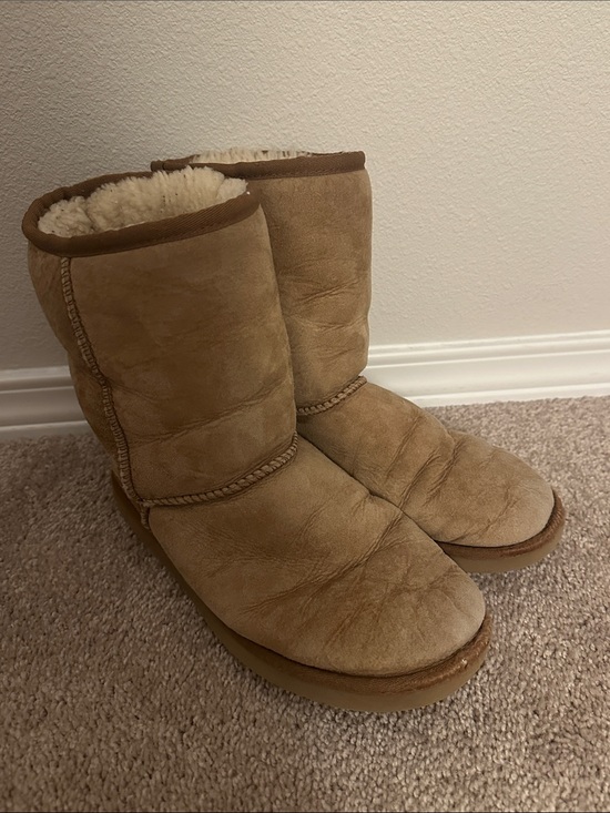 UGG Shoes - UGG Classic Short Boots